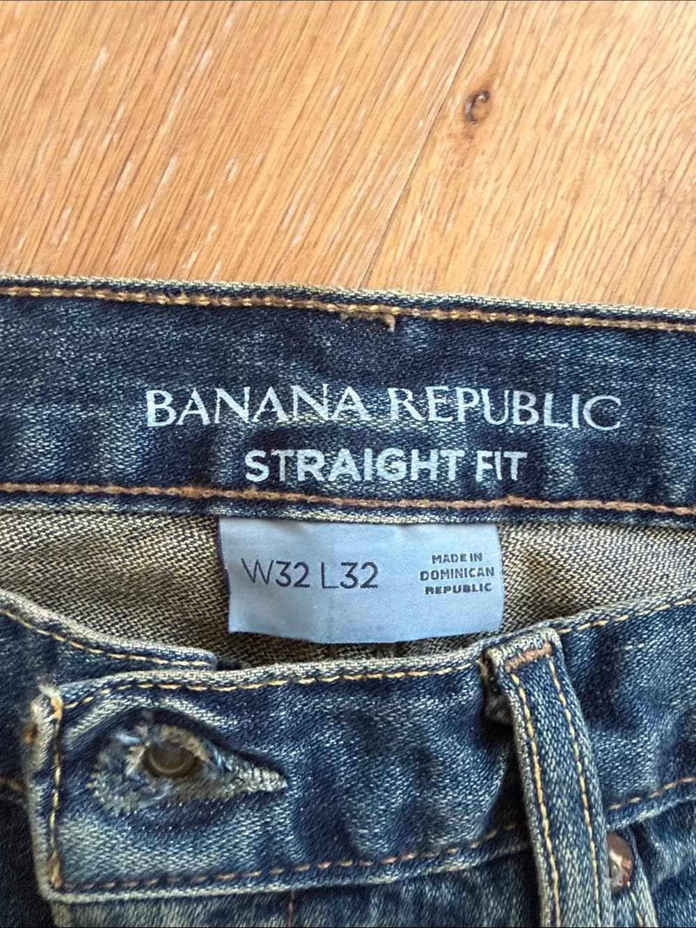 Banana Republic Men’s Straight-Leg Jeans in Medium Blue Wash W32 L32 32x32